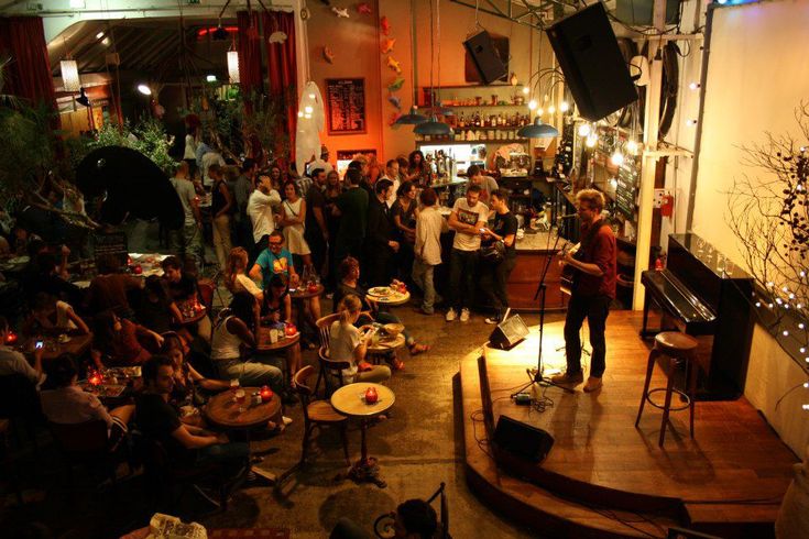 Live music at the café